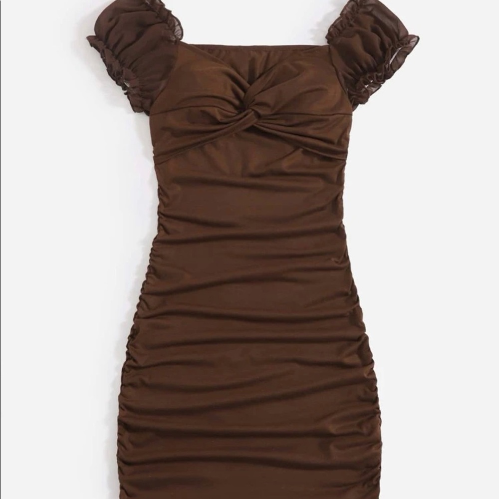 donating soon🚩Brown Ruched Front Tie Dress